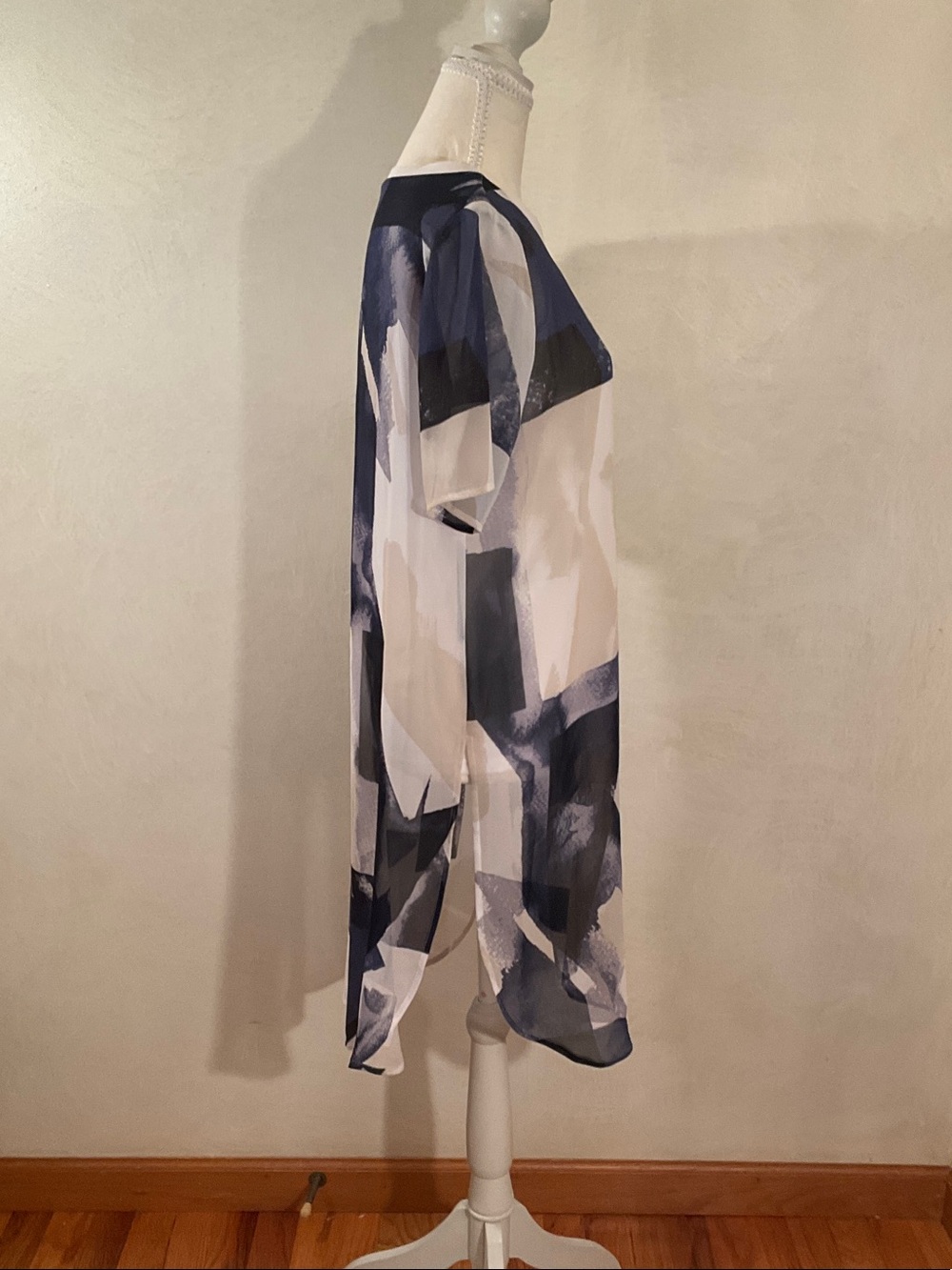 Alfani Abstract short sleeve tunic shirt w/ white tee - Picture 3 of 8